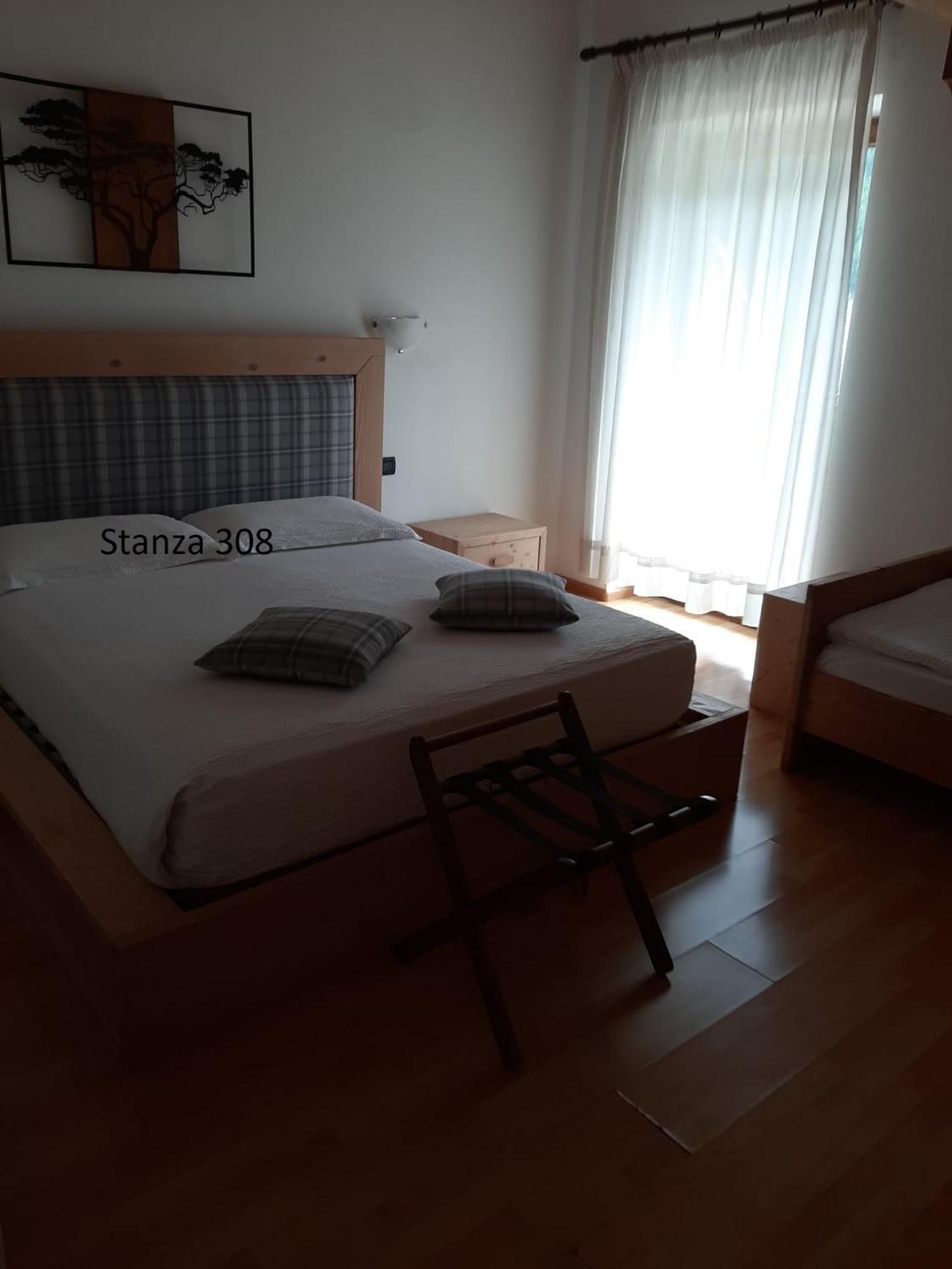 Hotel Pizboè Mazzin Esterno foto