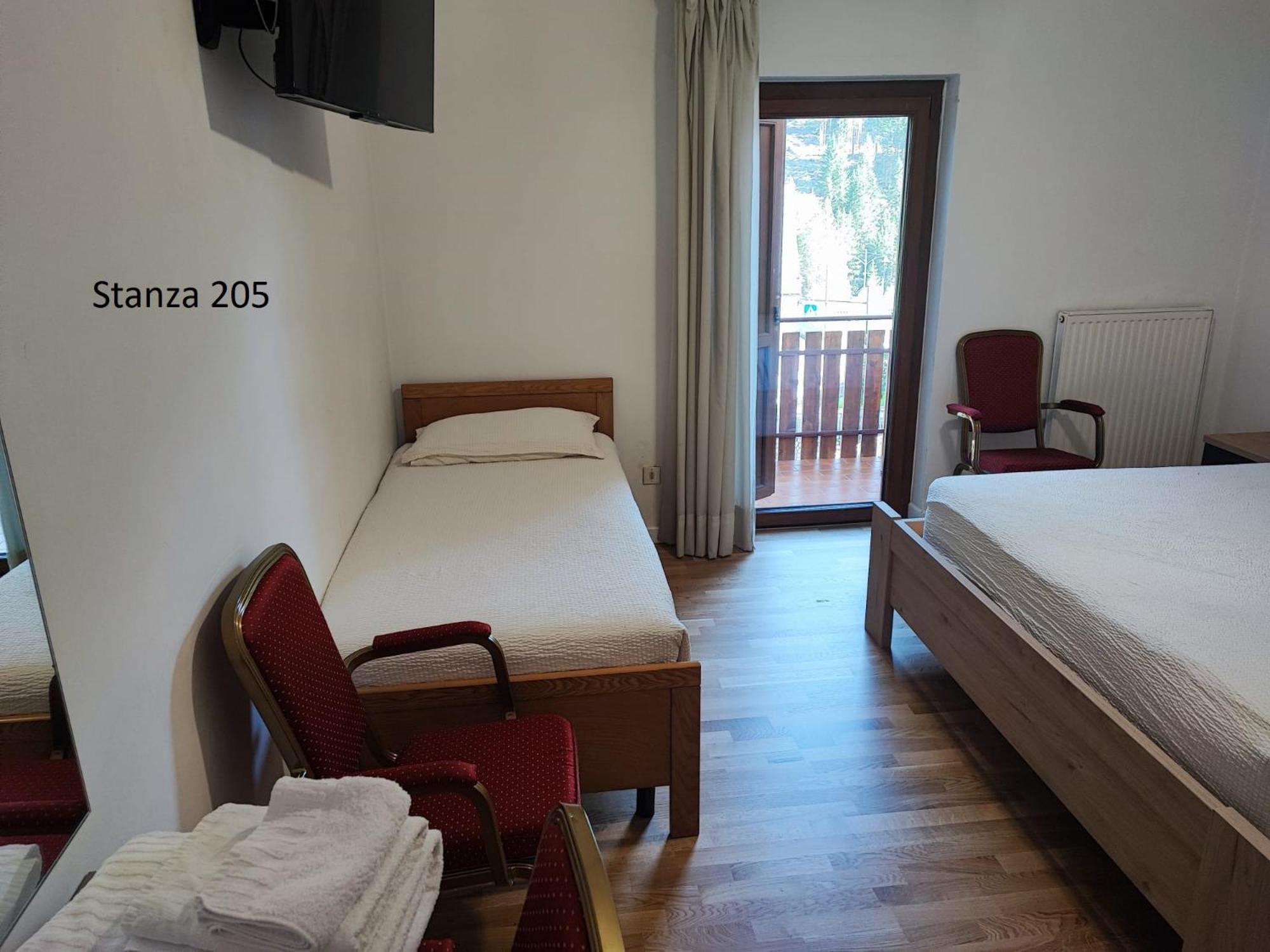 Hotel Pizboè Mazzin Esterno foto