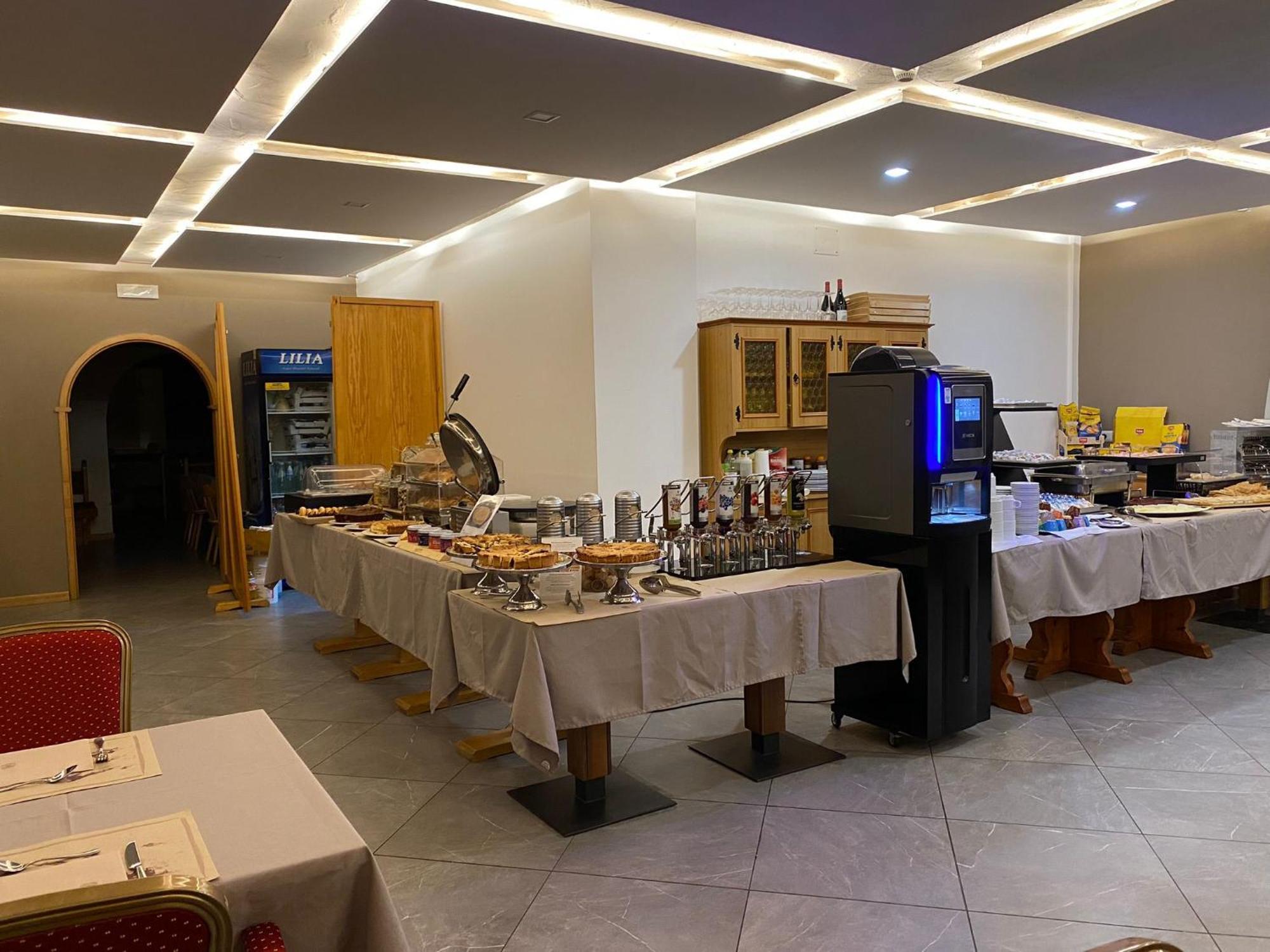 Hotel Pizboè Mazzin Esterno foto